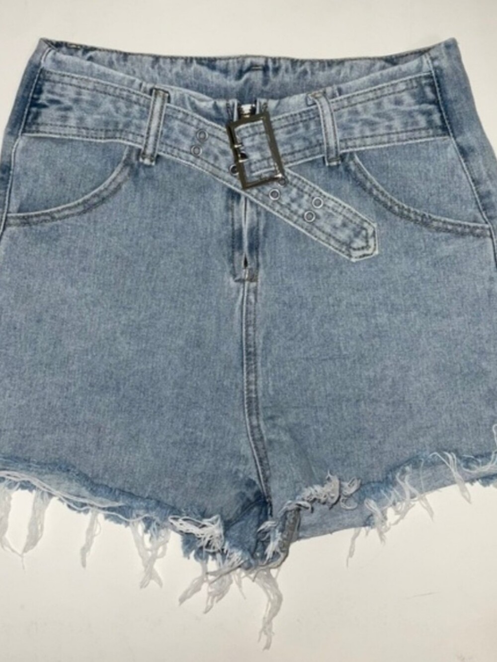 🔵🔵High-Rise Light Blue Denim Shorts with Raw Hem